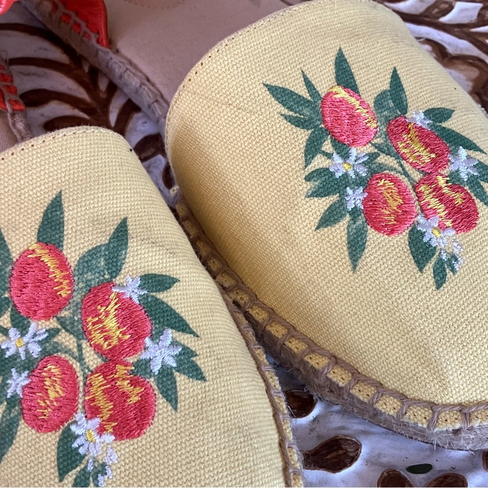 Talbots IZZY BRAID EMBROIDERED CANVAS ESPADRILLES 10M - Picture 10 of 11